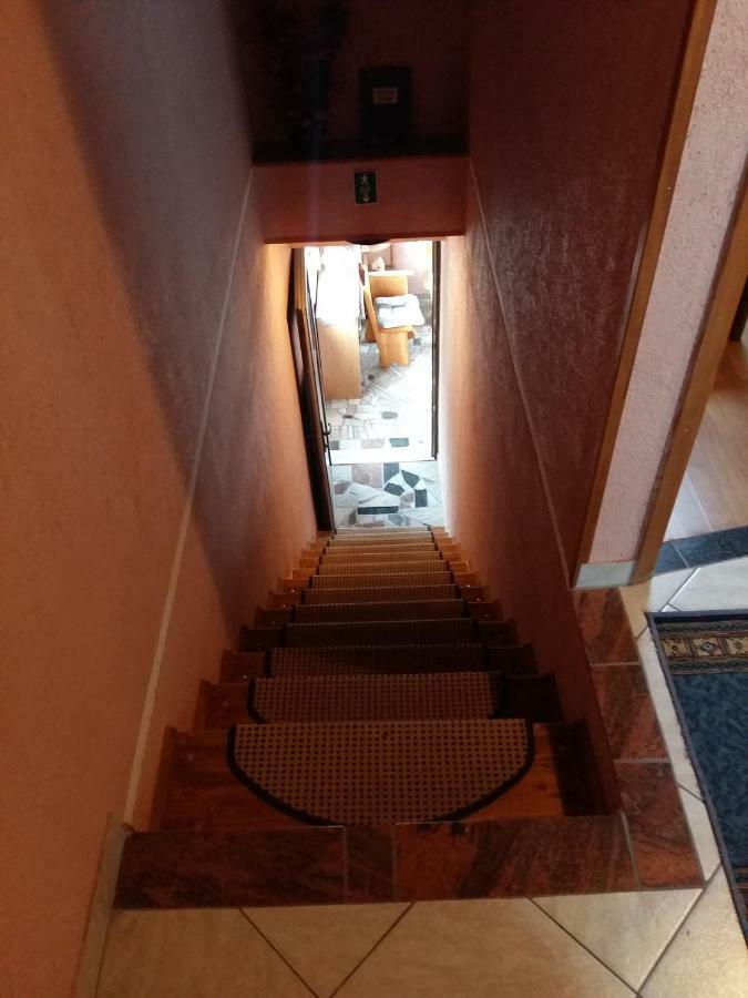 קארלובץ Rooms Mostanje מראה חיצוני תמונה